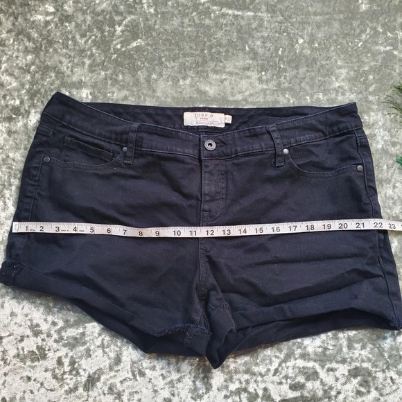 Torrid Denim Black Cuffed Shorts - Picture 4 of 7